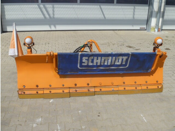 كاسحة ثلوج UNIMOG