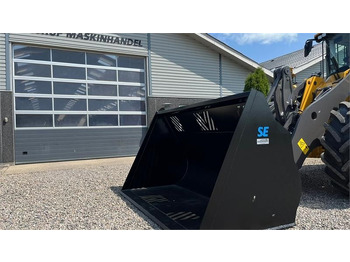 اللودر بعجل VOLVO