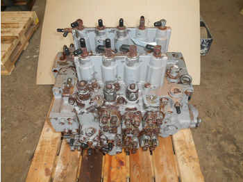 صمام هيدروليكي HITACHI