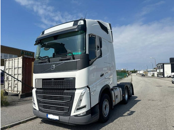 وحدة جر VOLVO FH