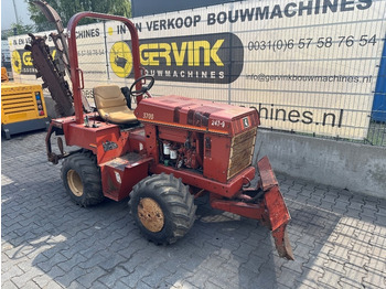 حفارة الخنادق DITCH WITCH