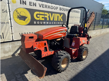 حفارة الخنادق DITCH WITCH