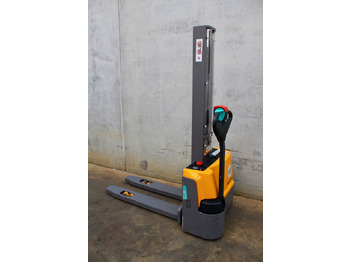 آلة التكديس JUNGHEINRICH EJC