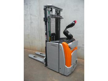 آلة التكديس STILL