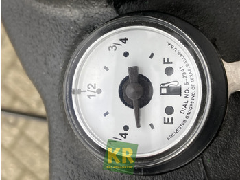 جرار صغير JOHN DEERE 3038E