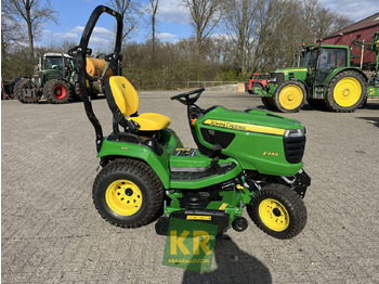 جزازة أعشاب الحدائق JOHN DEERE X9 Series