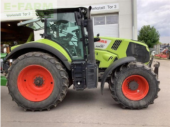 جرار CLAAS Axion 810