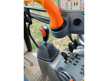 جرار CLAAS nexos 240 m: صورة 5