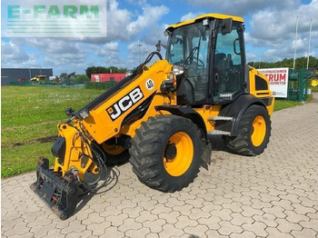رافعة تلسكوبية JCB