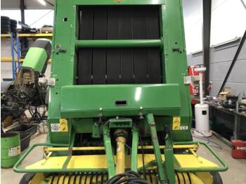 مكبس البالات المستطيله John Deere 590: صورة 3