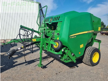 مكبس البالات المستطيله JOHN DEERE