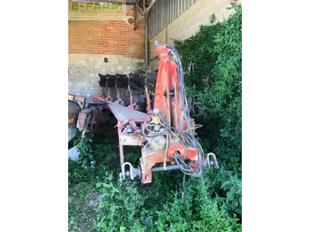 محراث KUHN
