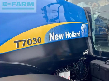جرار New Holland t 7030: صورة 2