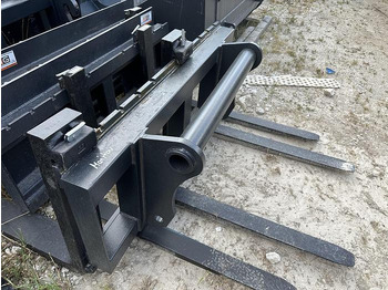 شوكة MANITOU