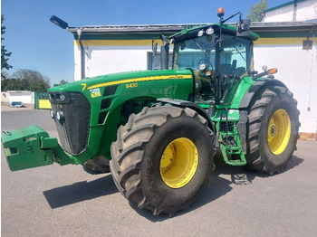 جرار John Deere 8430: صورة 1