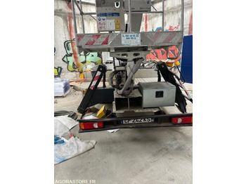 آليات CAMION NACELLE NISSAN IMER P 23 AS 11 2013 20 000 KM: صورة 2