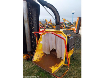 قاطعة الأخشاب DECHIQUETEUSE DE BRANCHES NOREMAT B160: صورة 3 قاطعة الأخشاب DECHIQUETEUSE DE BRANCHES NOREMAT B160: صورة 3