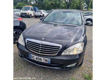 سيارة MERCEDES-BENZ