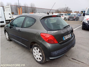 سيارة PEUGEOT