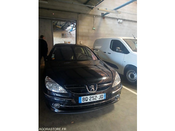 سيارة PEUGEOT 607: صورة 3
