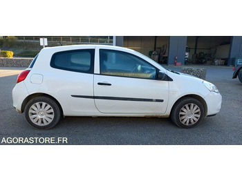 سيارة RENAULT