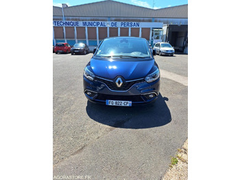 سيارة RENAULT