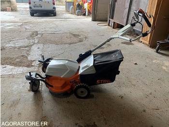 جزازة أعشاب الحدائق STIHL