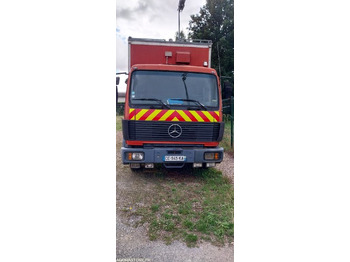 شاحنة MERCEDES-BENZ