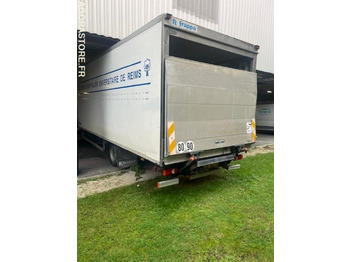 شاحنة RENAULT Midlum