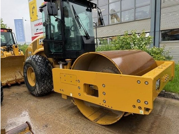 مدحلة CATERPILLAR CS66B
