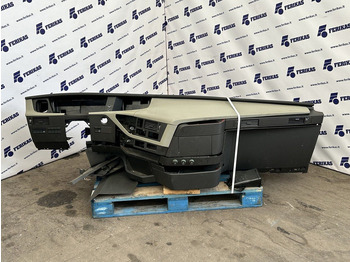 الكابينة والداخلية VOLVO