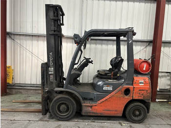 رافعة شوكية تعمل بالغاز TOYOTA FGF 25