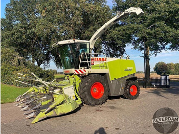 الآلات الزراعية CLAAS Jaguar