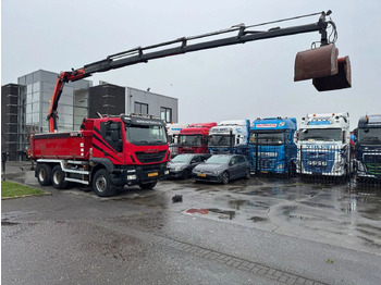 شاحنة كرين IVECO Trakker