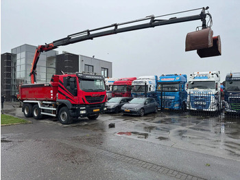 شاحنة كرين IVECO Trakker