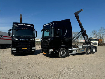 شاحنة ذات خطاف SCANIA R 580