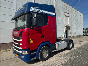وحدة جر SCANIA S 450