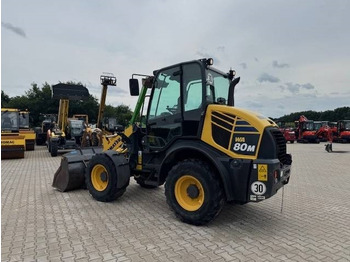 اللودر بعجل KOMATSU WA80