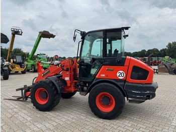 اللودر بعجل KUBOTA R090