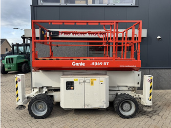 رافعة هيدروليكية مقصية KUBOTA