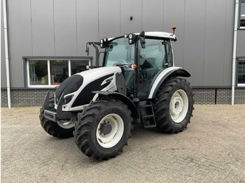 جرار VALTRA A104