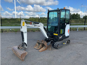 حفارة مُصَّغرة BOBCAT E17