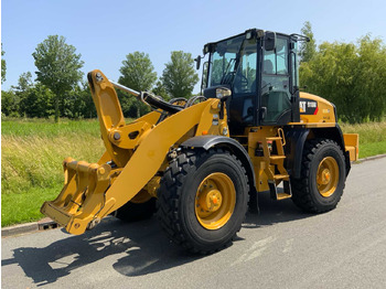 اللودر بعجل CATERPILLAR