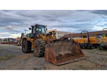 اللودر بعجل CATERPILLAR 972K