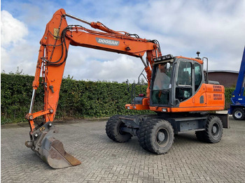 حفارة دولاب DOOSAN DX140W-3