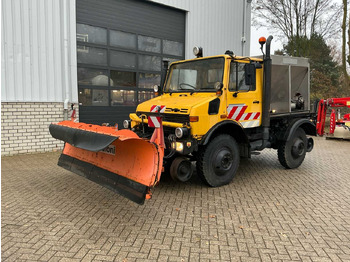 شاحنة UNIMOG U1400