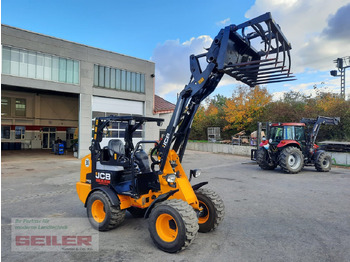 لودر مفصلي صغير JCB