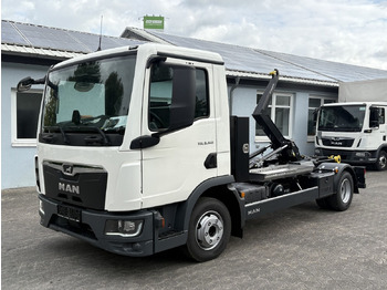 شاحنة ذات خطاف MAN TGL 8.160