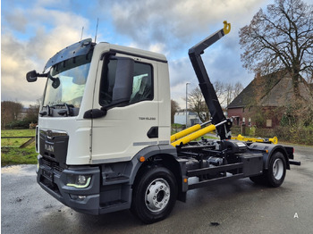 شاحنة ذات خطاف MAN TGM 15.290