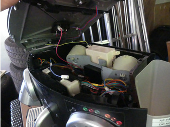 آلة الغذاء 2 Machines à café Nespresso 705/CS200: صورة 4